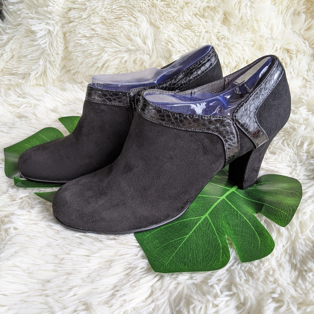 Aerosoles NWOB Day Stroll Suede Ankle Bootie size 9